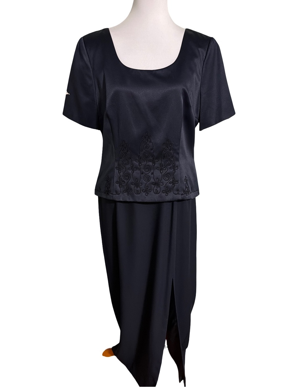 Liz Claiborne Collection Elegant Navy Embroidered Maxi Dress with Short Sleeves